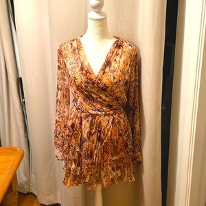 BCBGenration dress. XS sheer fabric some metallic threads in fabric. Lined NWOT